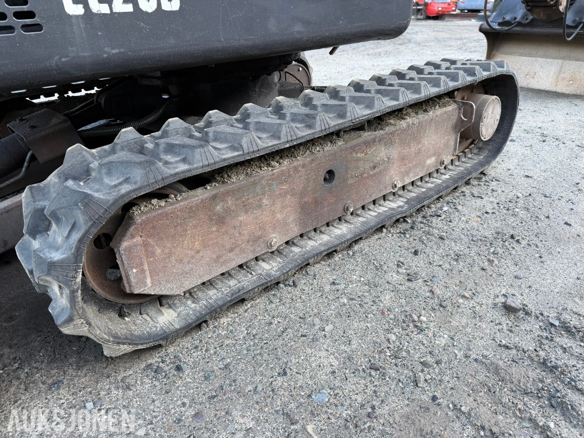 2006 Volvo EC20B XTV minigraver med 3 skuffer