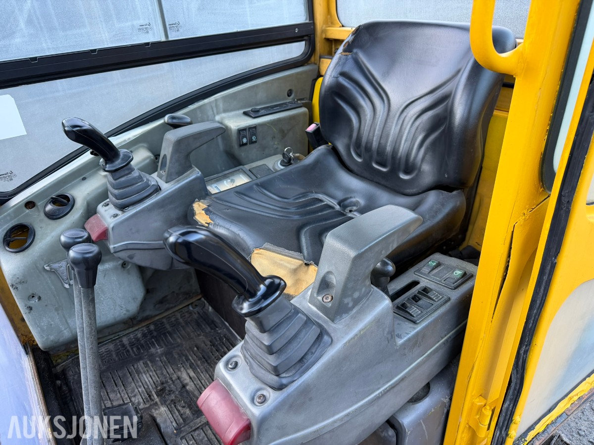 2006 Volvo EC20B XTV minigraver med 3 skuffer