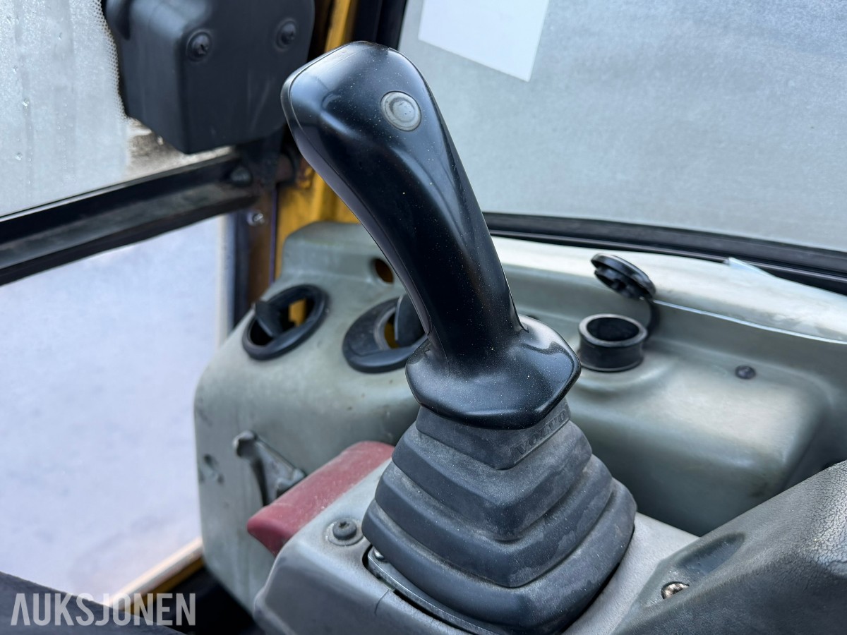 2006 Volvo EC20B XTV minigraver med 3 skuffer
