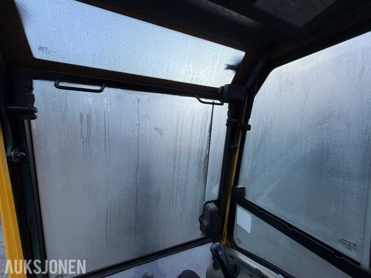 2006 Volvo EC20B XTV minigraver med 3 skuffer