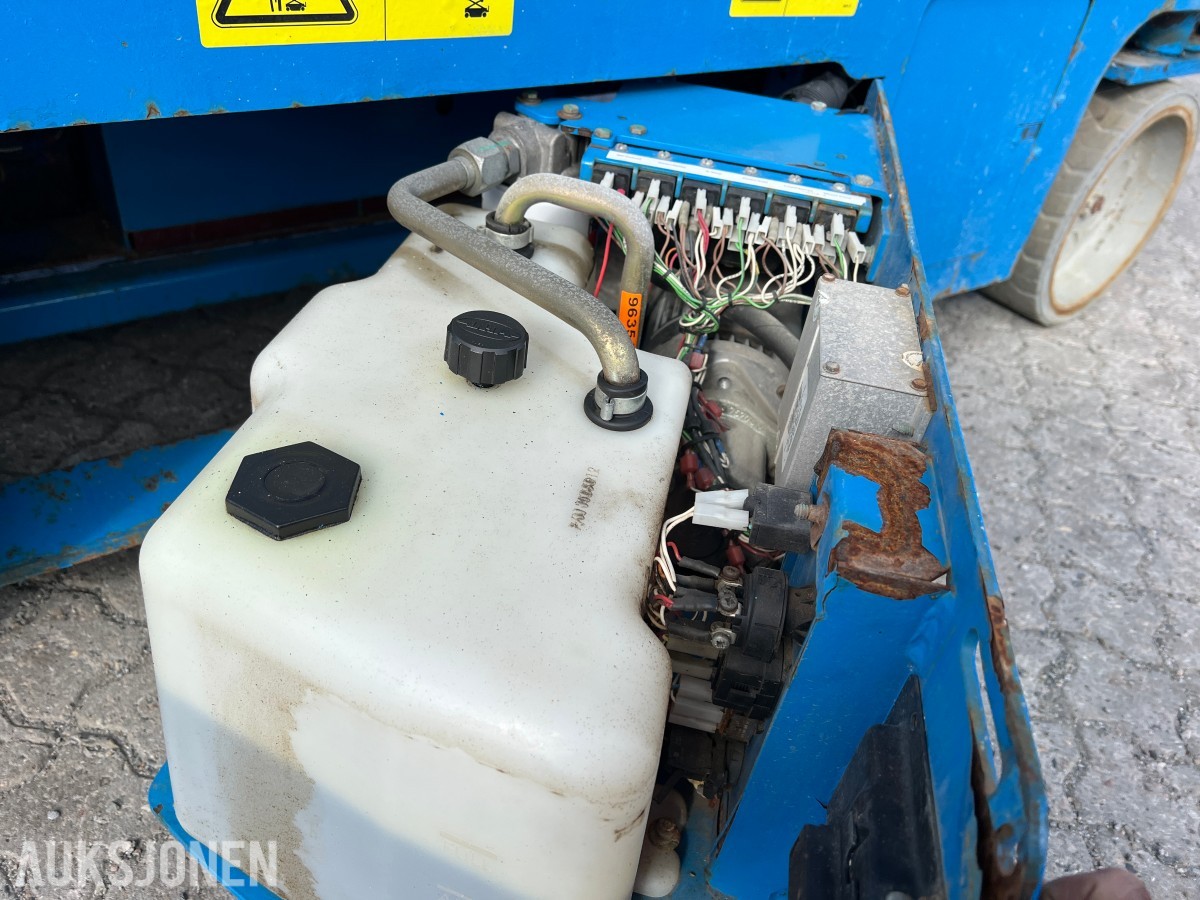 2011 Genie GS-2632 batteridrevet sakselift – 9,8 m arbeidshøyde