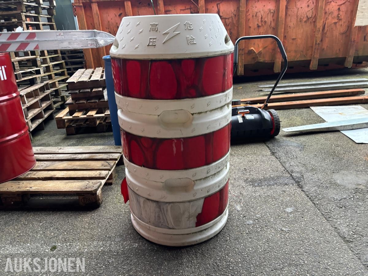 2 stk. stolpebeskyttere for lager og verksted
