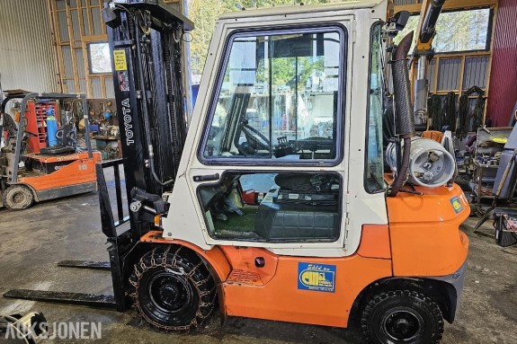 2002 Toyota 42-7FGF25 Propan truck *Ingen minstepris*