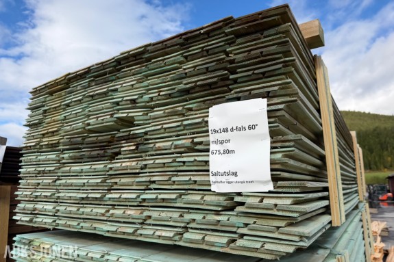 19 x 148 mm. Dobbeltfals kledning 60 grader m/spor. Saltutslag