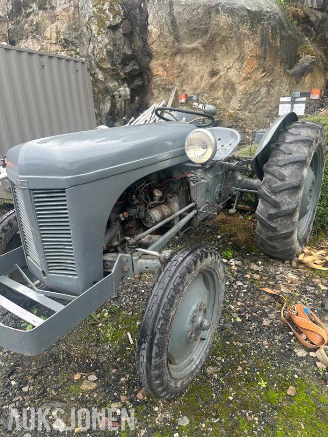 Massey Ferguson TE 20 MVA FRI TRAKTOR