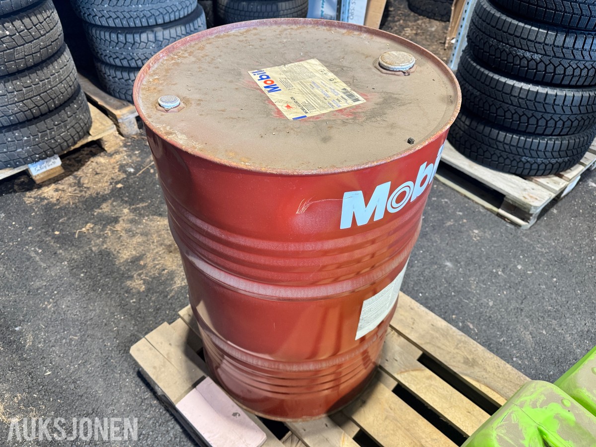 1 fat Mobilfluid 426 (traktorolje) 208L