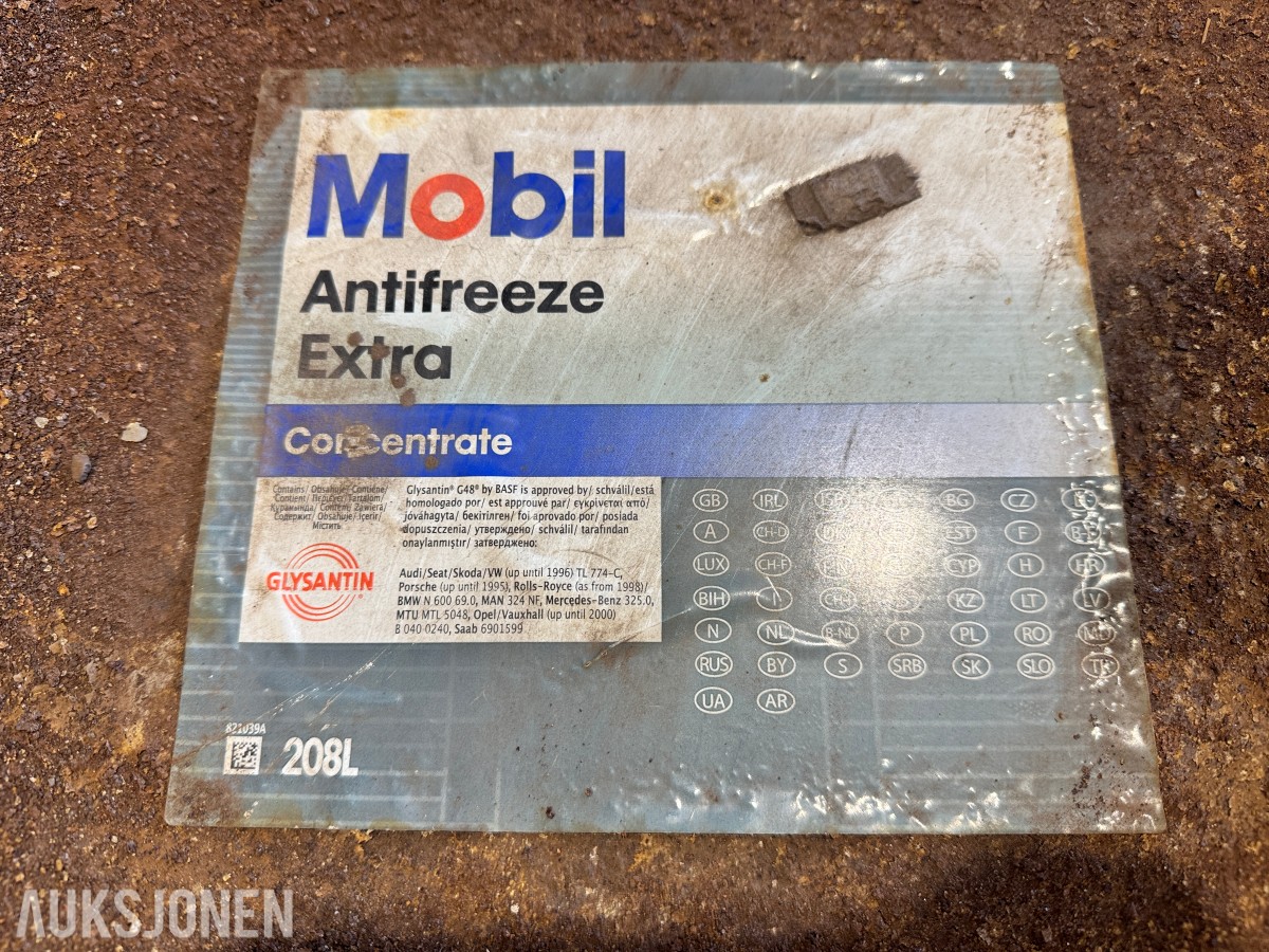2 stk fat - Mobil ATF SHC / Antifreeze (automatgirolje/kjølevæske)