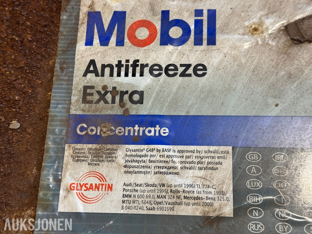 2 stk fat - Mobil ATF SHC / Antifreeze (automatgirolje/kjølevæske)
