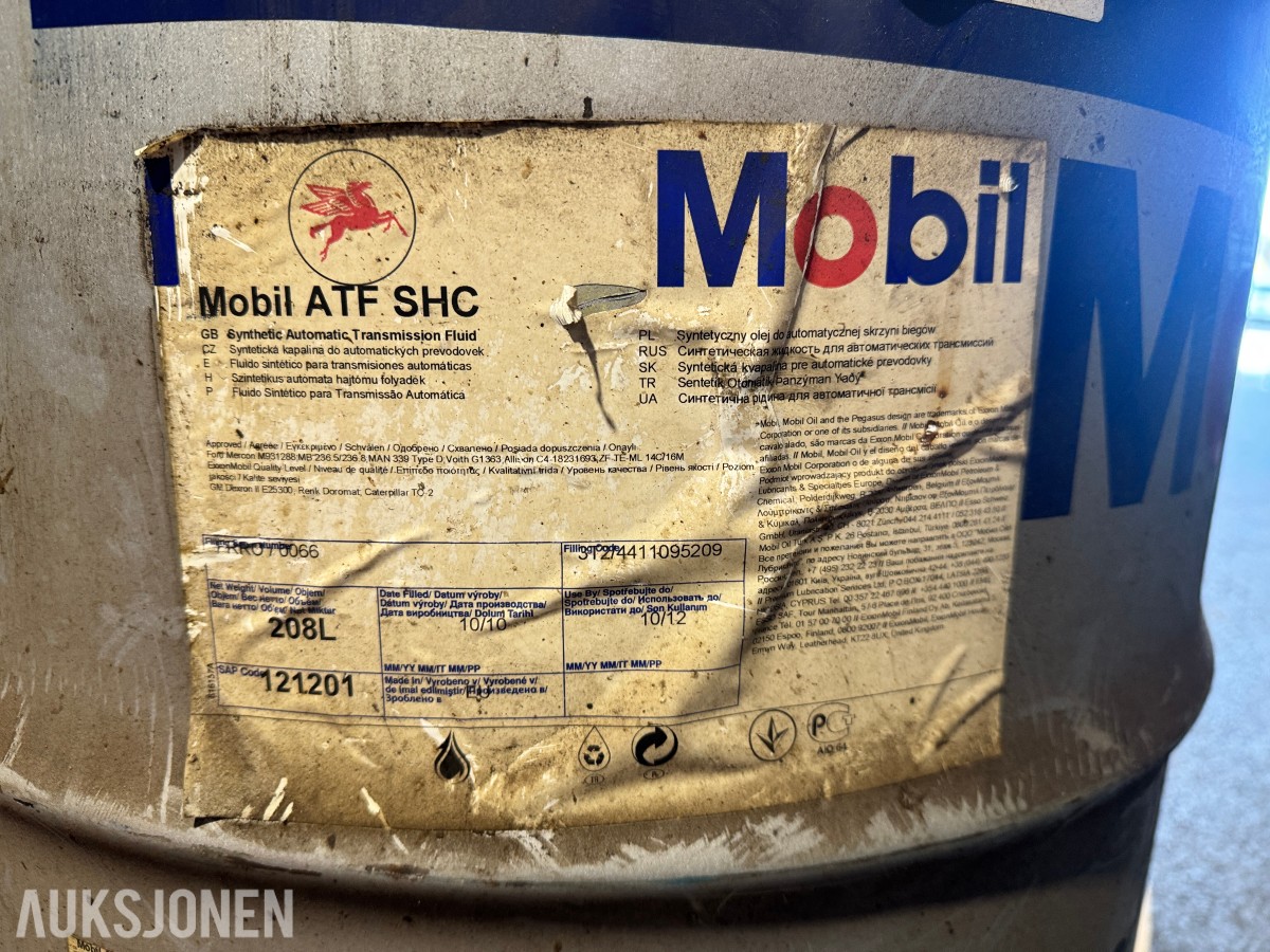 2 stk fat - Mobil ATF SHC / Antifreeze (automatgirolje/kjølevæske)