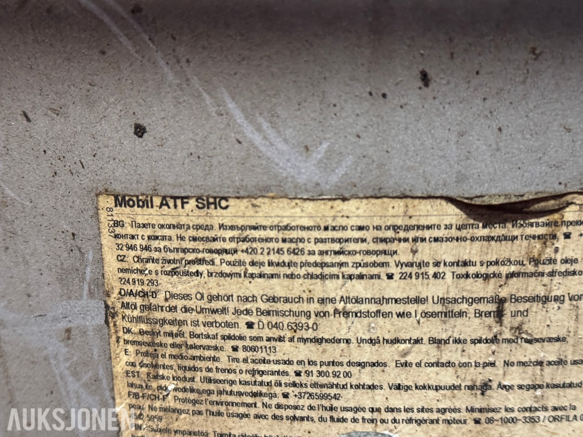 2 stk fat - Mobil ATF SHC / Antifreeze (automatgirolje/kjølevæske)