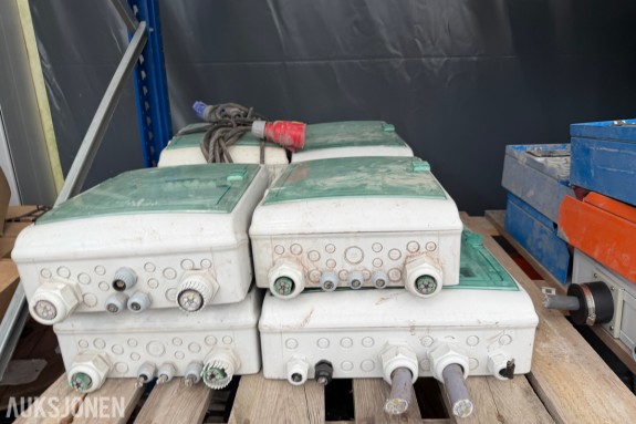 8 stk Byggestrømskap i plastkapsling - Chint jordfeilbryter 63 A - automater C16 fra Chint og Schneider - internkontrollert 2025