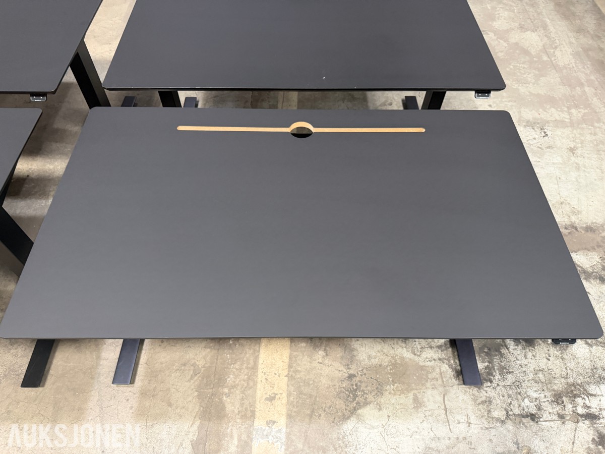 4 stk Swedstyle elektriske hev-/senk skrivebord 140 × 80 cm