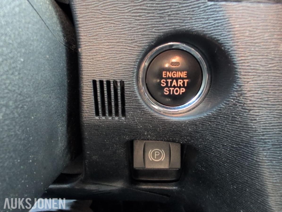 2010 Toyota Avensis 2.0 126hk executive skinnseter el seter