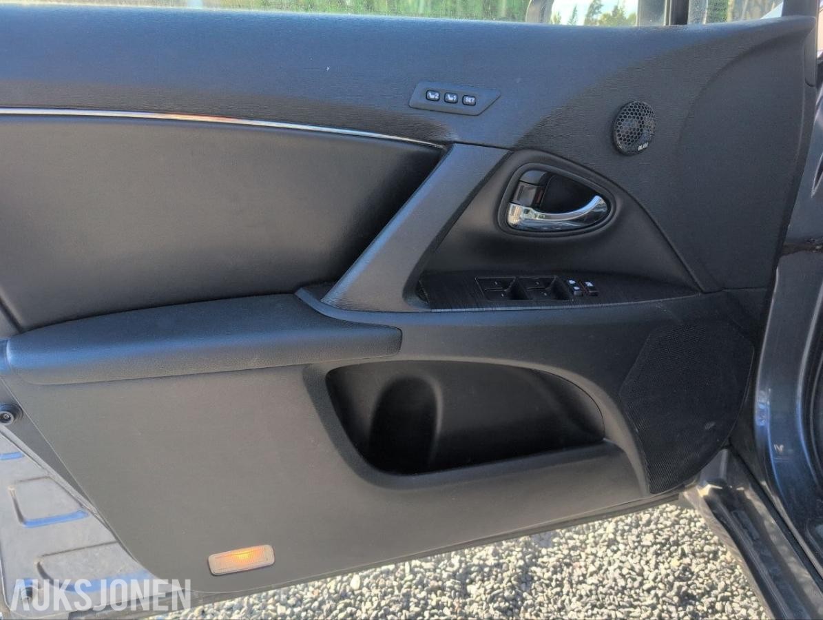 2010 Toyota Avensis 2.0 126hk executive skinnseter el seter