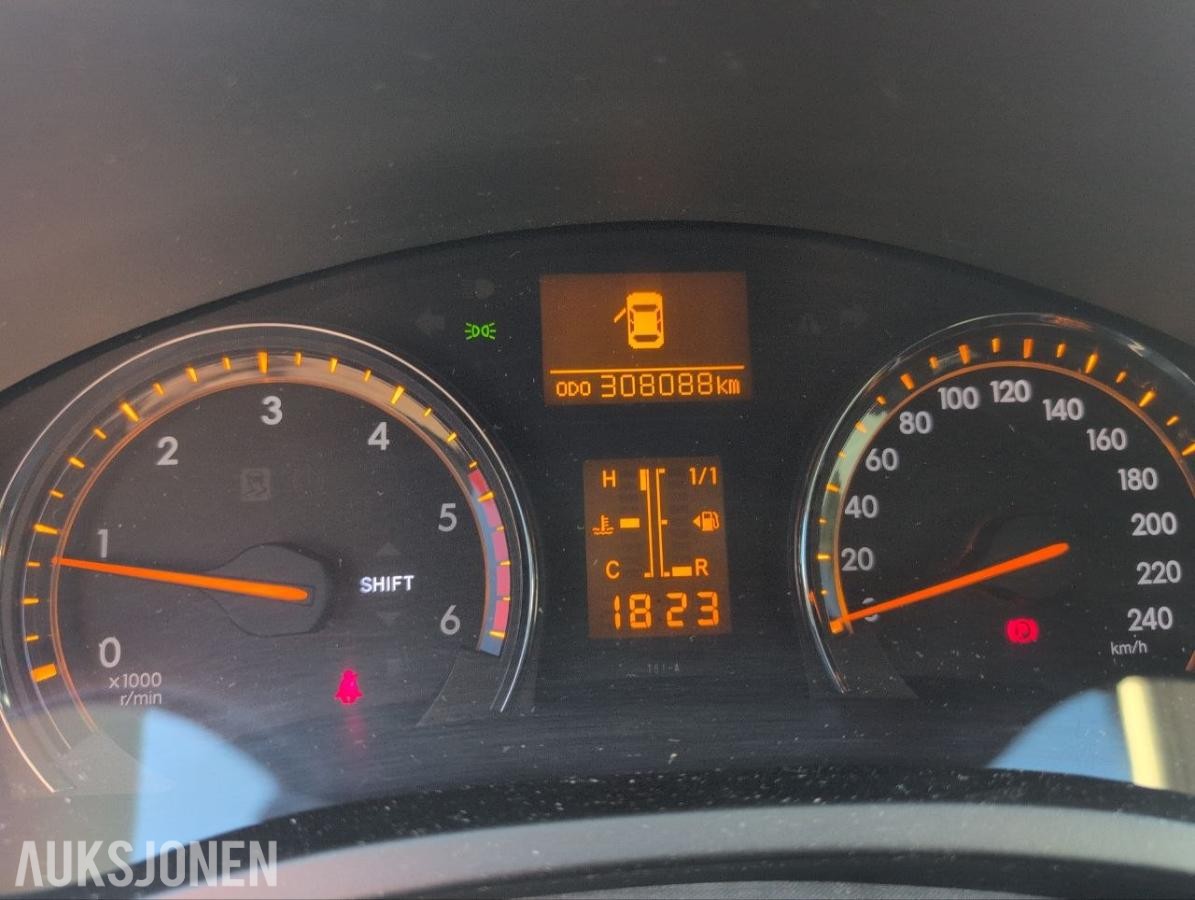 2010 Toyota Avensis 2.0 126hk executive skinnseter el seter