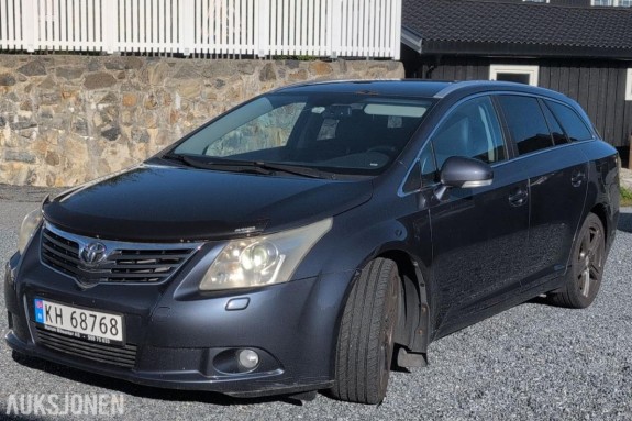 2010 Toyota Avensis 2.0 126hk executive skinnseter el seter