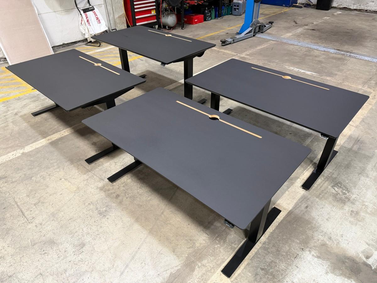 4 stk SWEDSTYLE elektriske hev/senk skrivebord 140 × 80 cm
