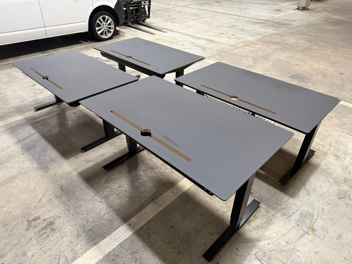 4 stk SWEDSTYLE elektriske hev/senk skrivebord 140 × 80 cm