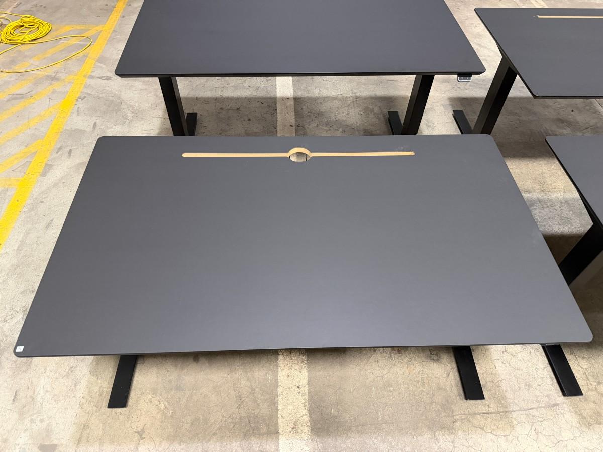 4 stk SWEDSTYLE elektriske hev/senk skrivebord 140 × 80 cm
