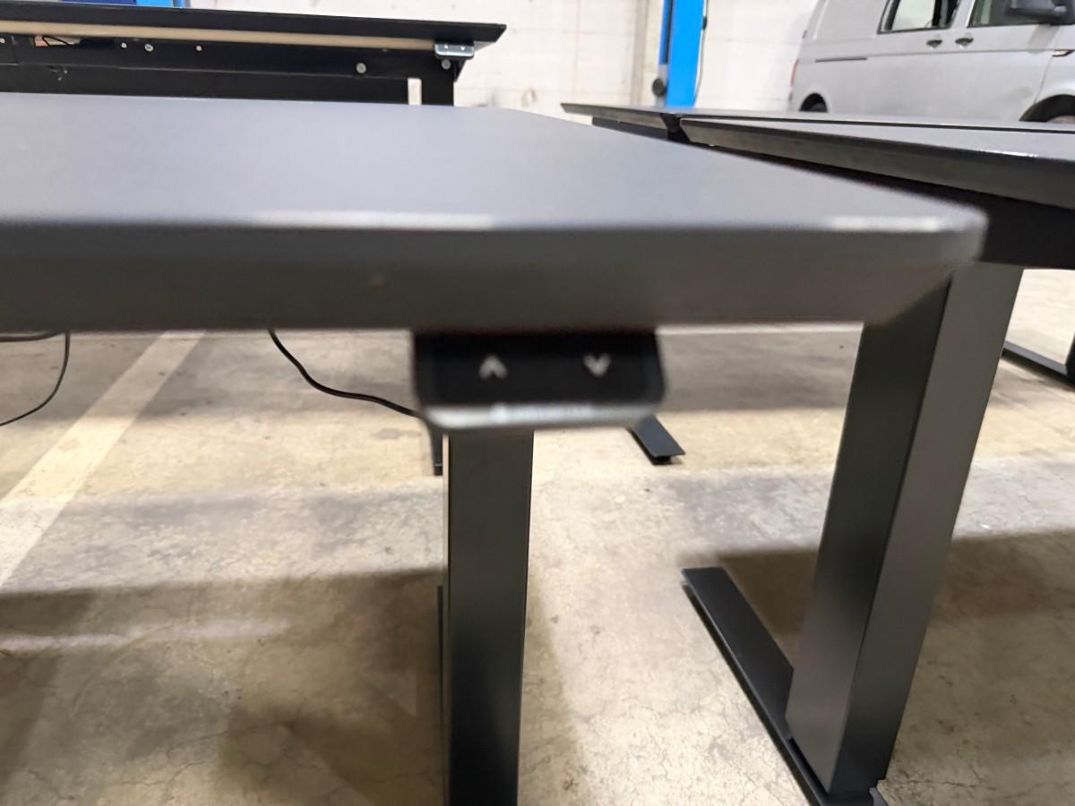4 stk SWEDSTYLE elektriske hev/senk skrivebord 140 × 80 cm