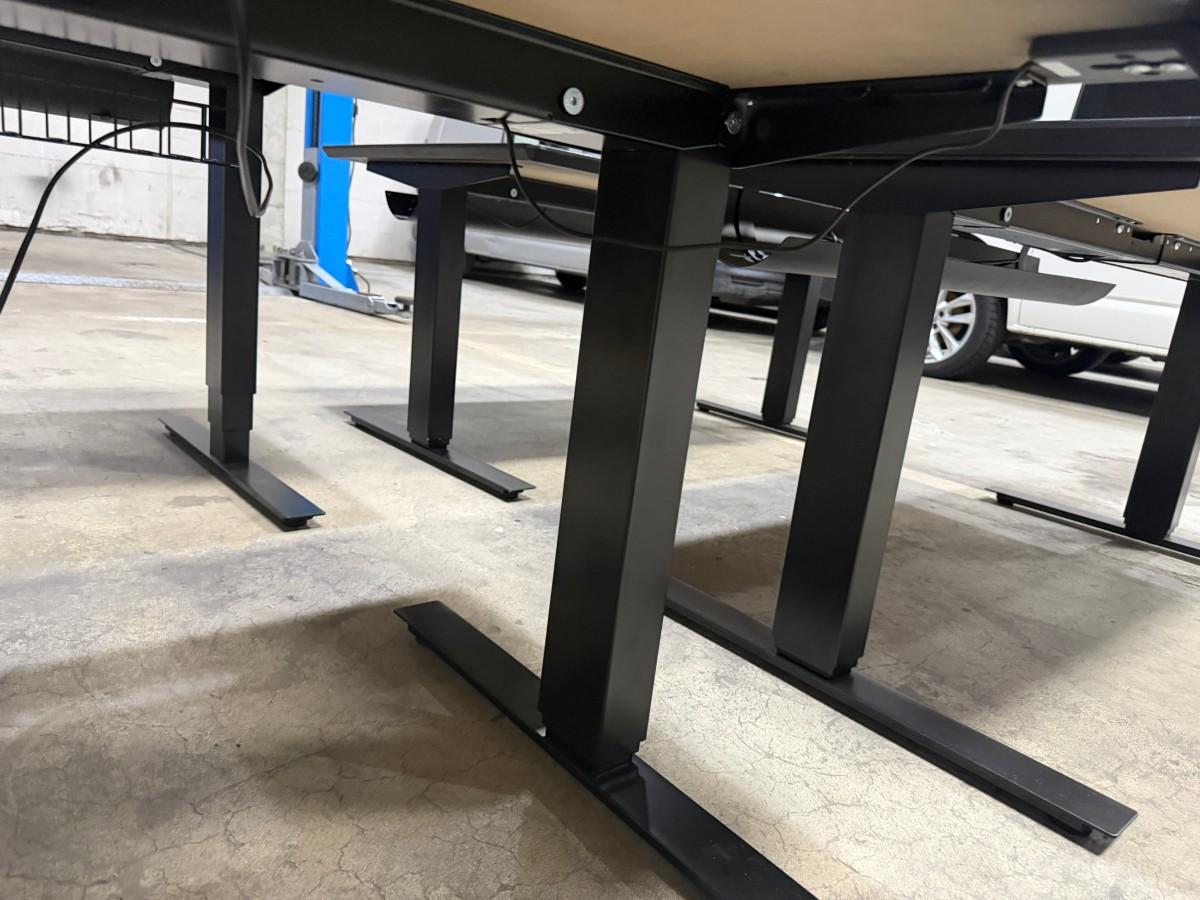 4 stk SWEDSTYLE elektriske hev/senk skrivebord 140 × 80 cm