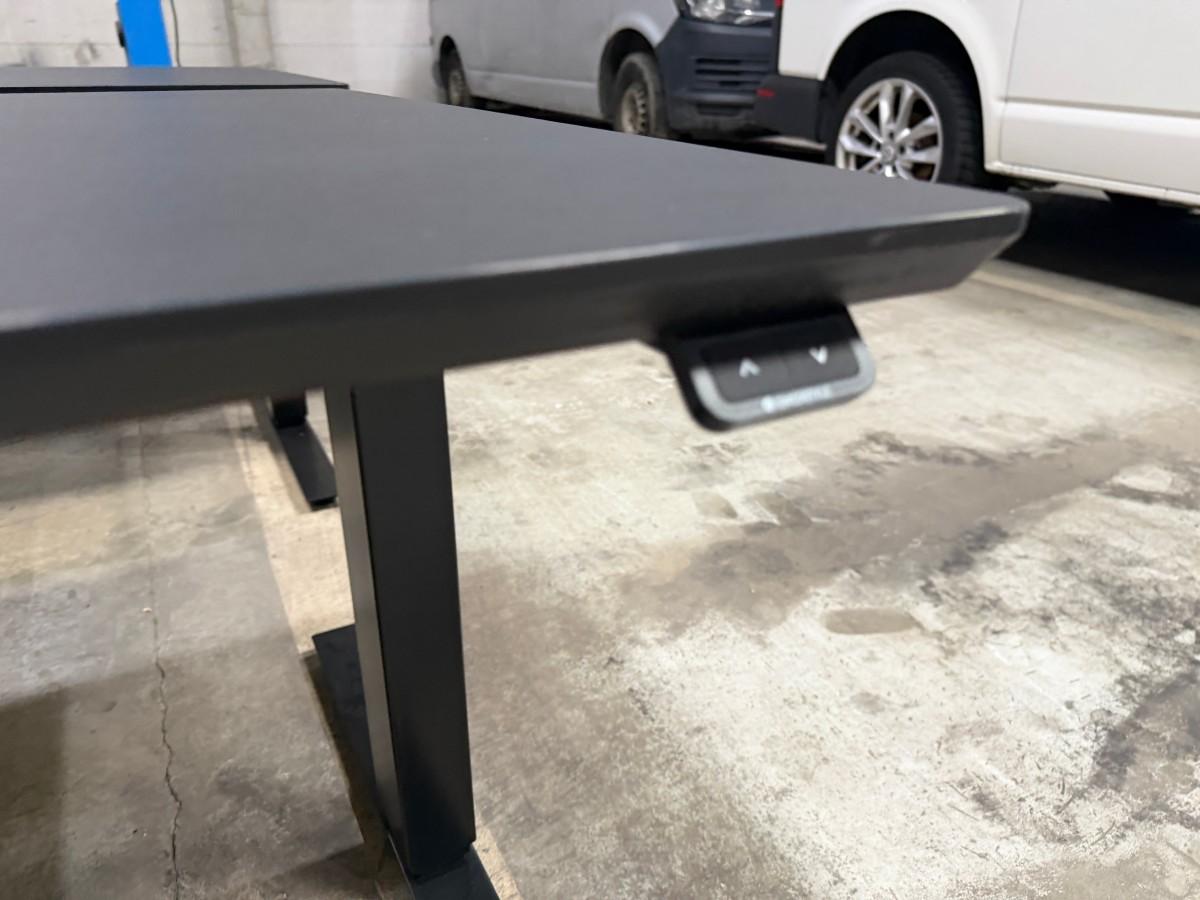 4 stk SWEDSTYLE elektriske hev/senk skrivebord 140 × 80 cm