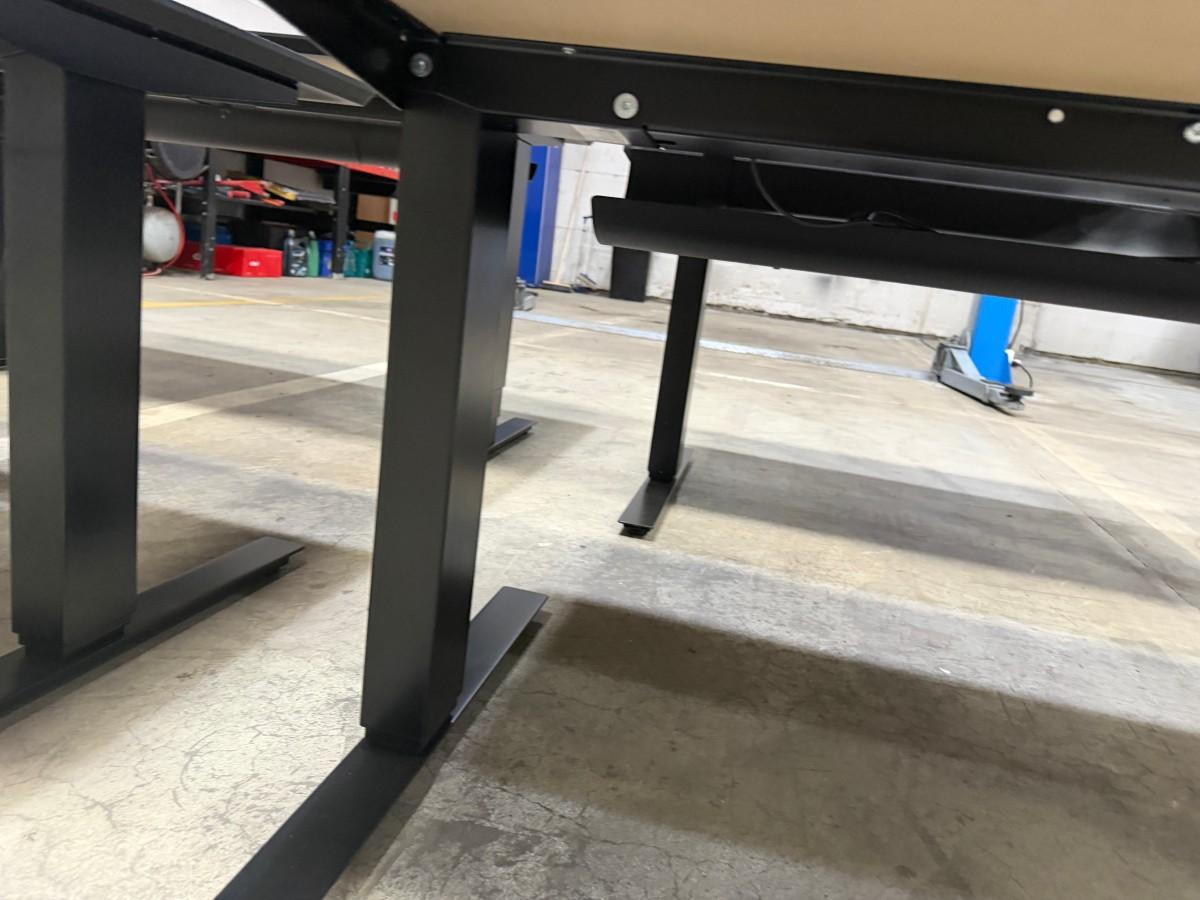 4 stk SWEDSTYLE elektriske hev/senk skrivebord 140 × 80 cm