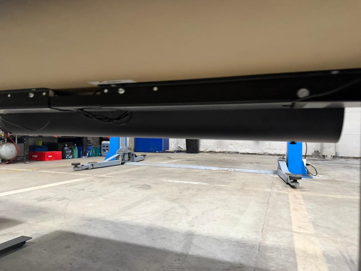 4 stk SWEDSTYLE elektriske hev/senk skrivebord 140 × 80 cm