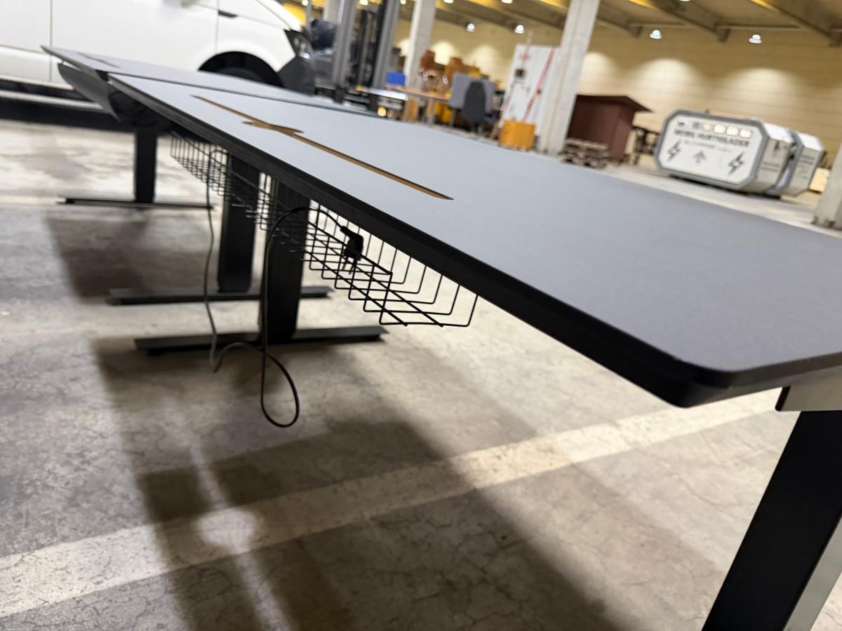 4 stk SWEDSTYLE elektriske hev/senk skrivebord 140 × 80 cm