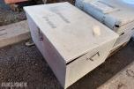 4 stk. oppbevaringskasser i metall/aluminium med diverse festemateriell