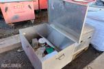 4 stk. oppbevaringskasser i metall/aluminium med diverse festemateriell