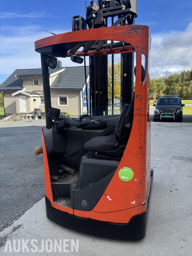 2015 BT TXH6750 SKYVEMASTTRUCK