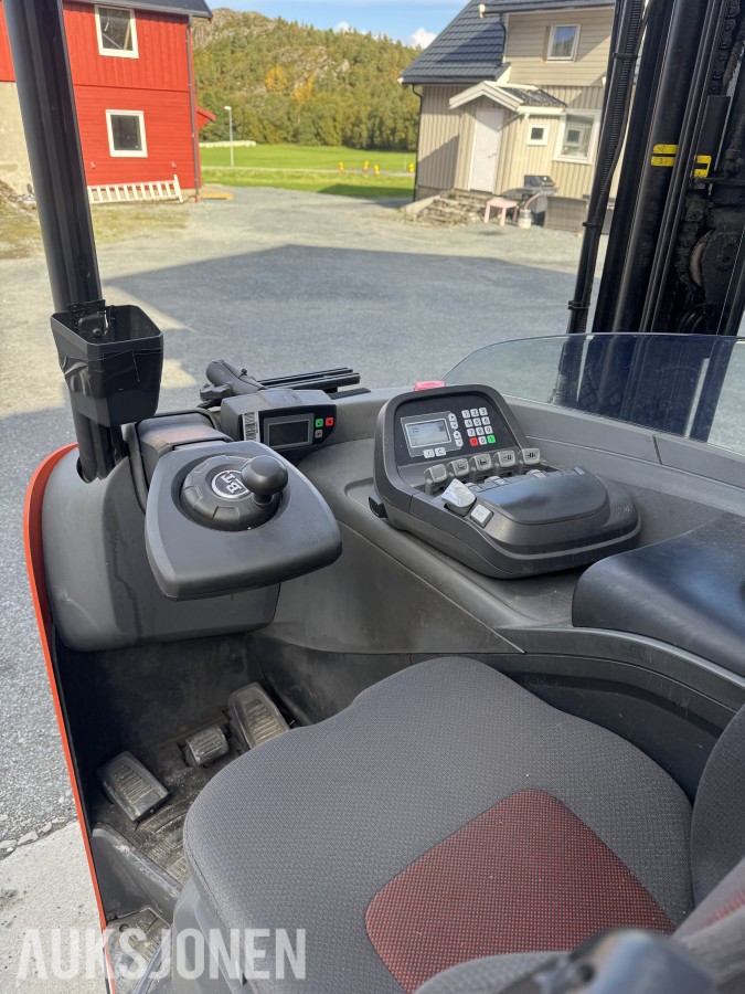 2015 BT TXH6750 SKYVEMASTTRUCK