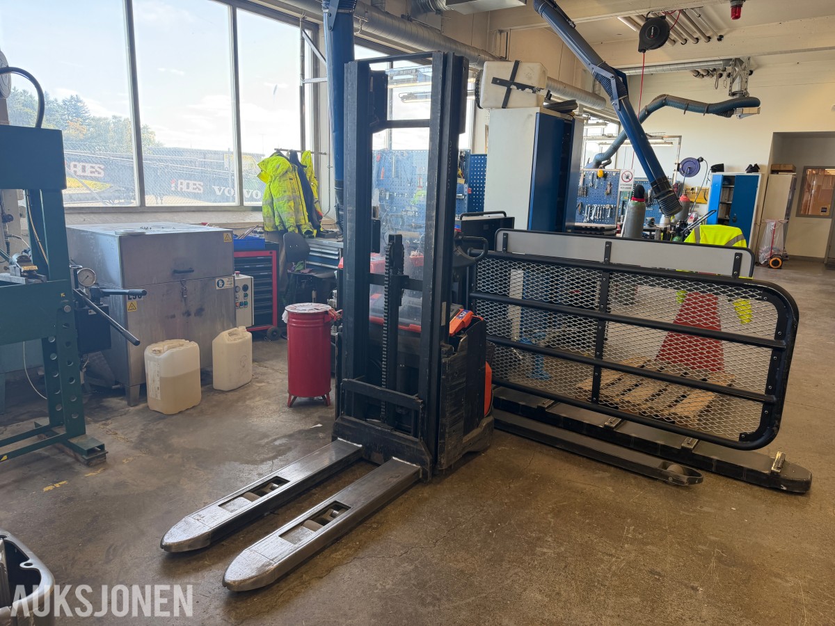 2011 BT SWE120L ledestabler, 24V, løftehøyde 3300 mm