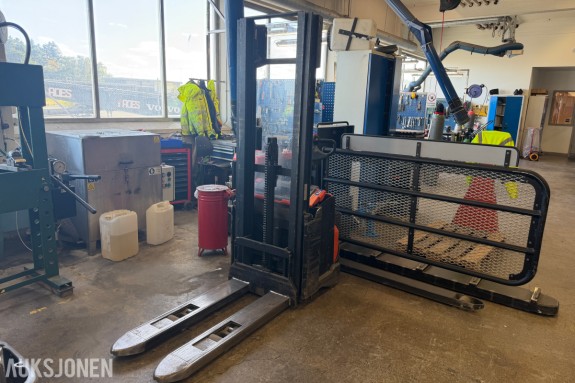 2011 BT SWE120L ledestabler, 24V, løftehøyde 3300 mm