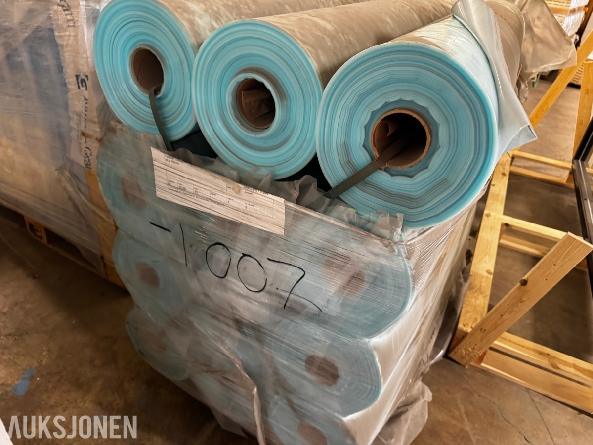 1 pall med plast 12 ruller dampsperre