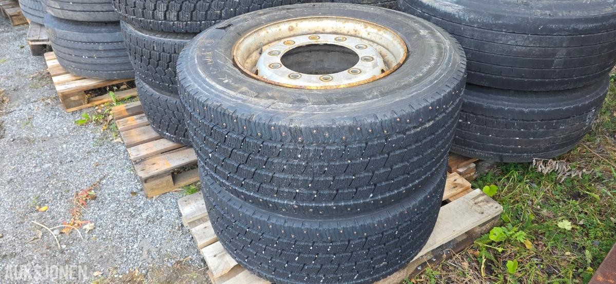 2 stk. Kumho KWA03 385/55 R22.5 piggdekk