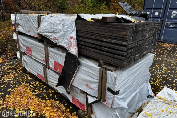 3 pakker Kledning impregnert og grunnet sort 23x98x3160 mm