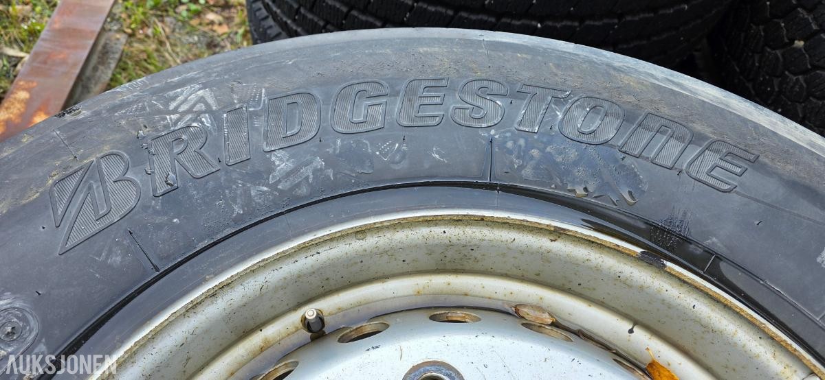 2 stk. Bridgestone W958 EVO Studless 385/65 R22.5