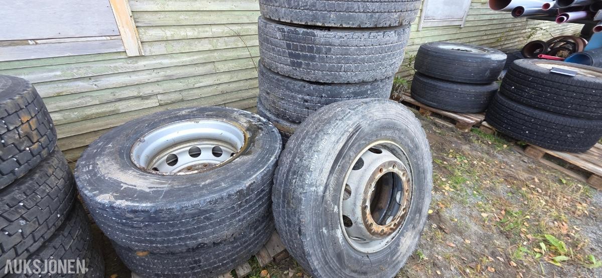 8 stk. Bridgestone RW-Drive 295/80R22.5 152/148M, M+S, på stålfelg