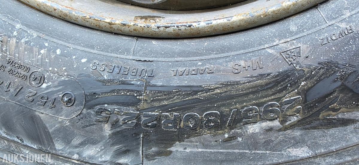 8 stk. Bridgestone RW-Drive 295/80R22.5 152/148M, M+S, på stålfelg
