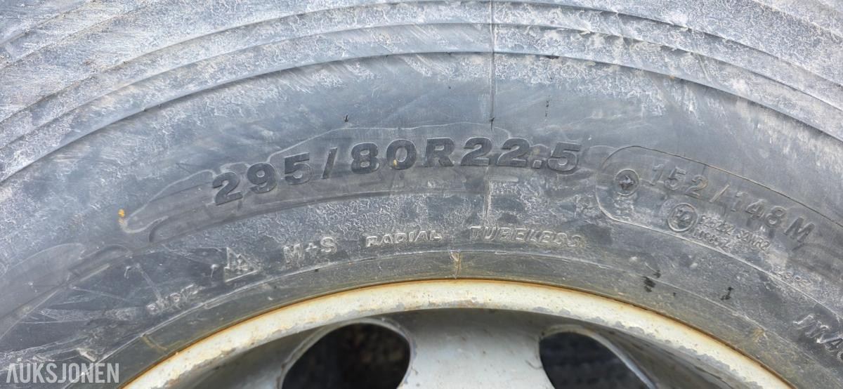 8 stk. Bridgestone RW-Drive 295/80R22.5 152/148M, M+S, på stålfelg