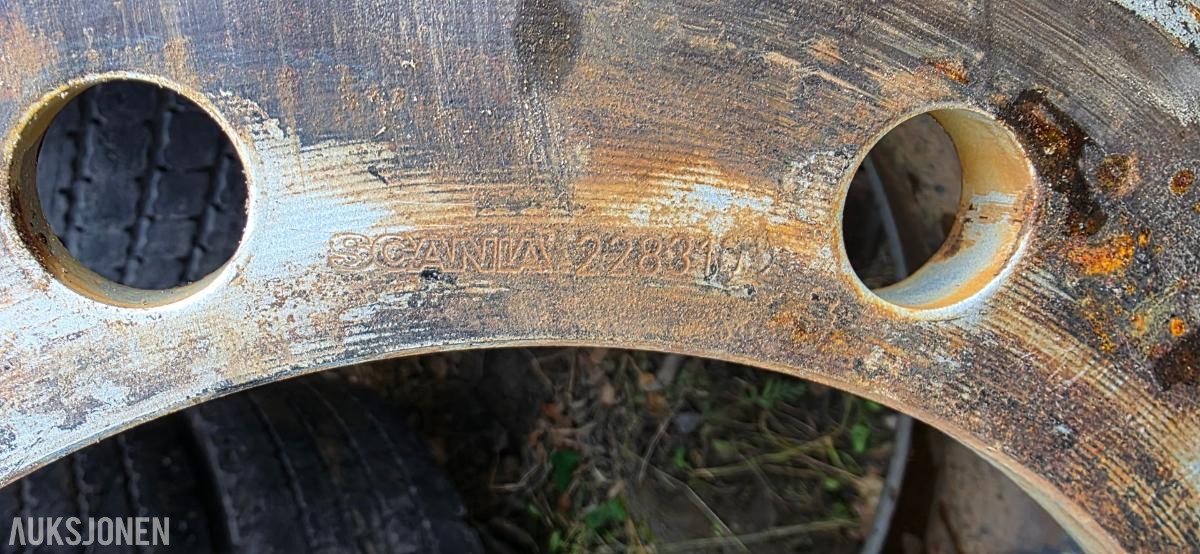 8 stk. Bridgestone RW-Drive 295/80R22.5 152/148M, M+S, på stålfelg