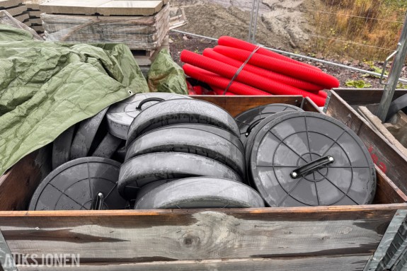 Kumlokk i plast og varmforsinkede stålringer - Pipelife 400 - PP-materiale