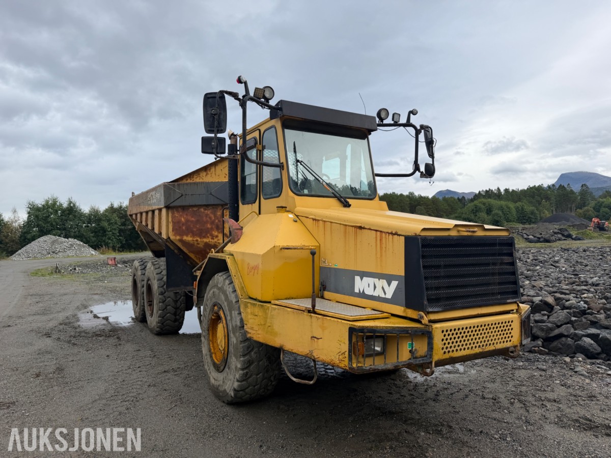 2000 Moxy MT30 Road 6X6 dumper