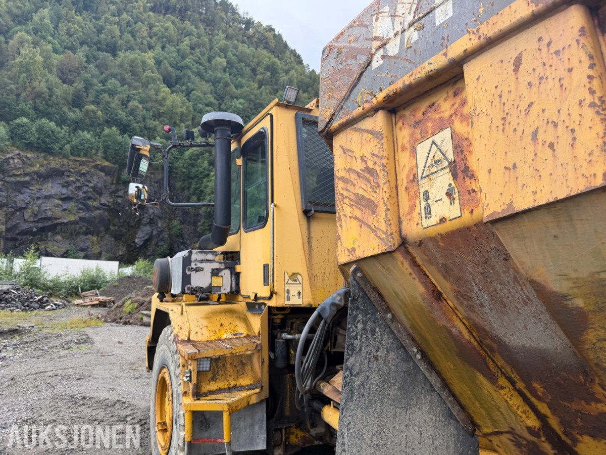 2000 Moxy MT30 Road 6X6 dumper