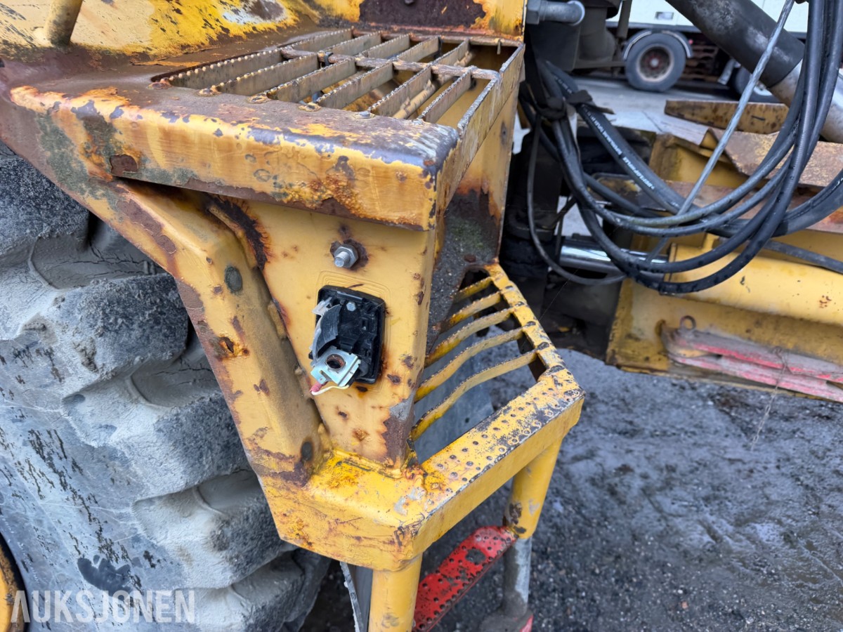 2000 Moxy MT30 Road 6X6 dumper