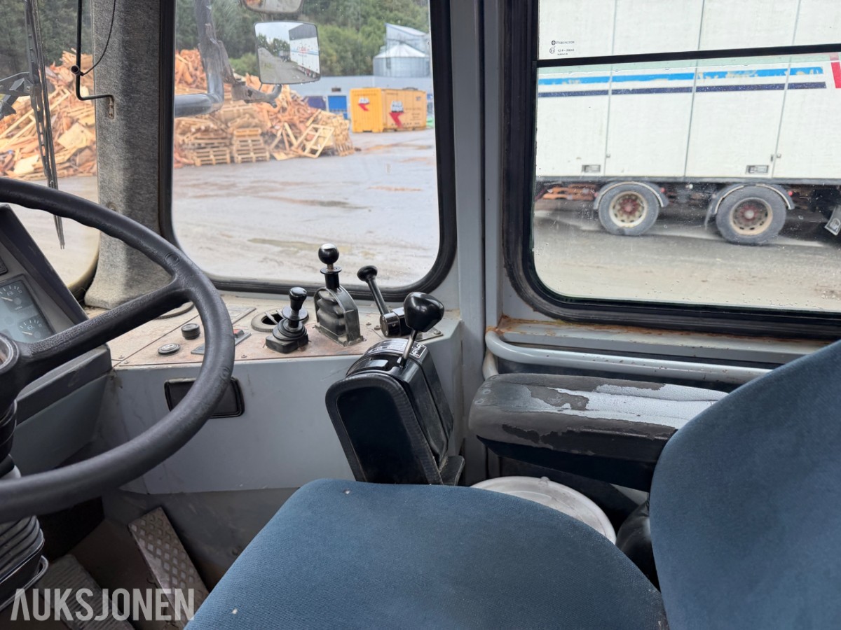 2000 Moxy MT30 Road 6X6 dumper