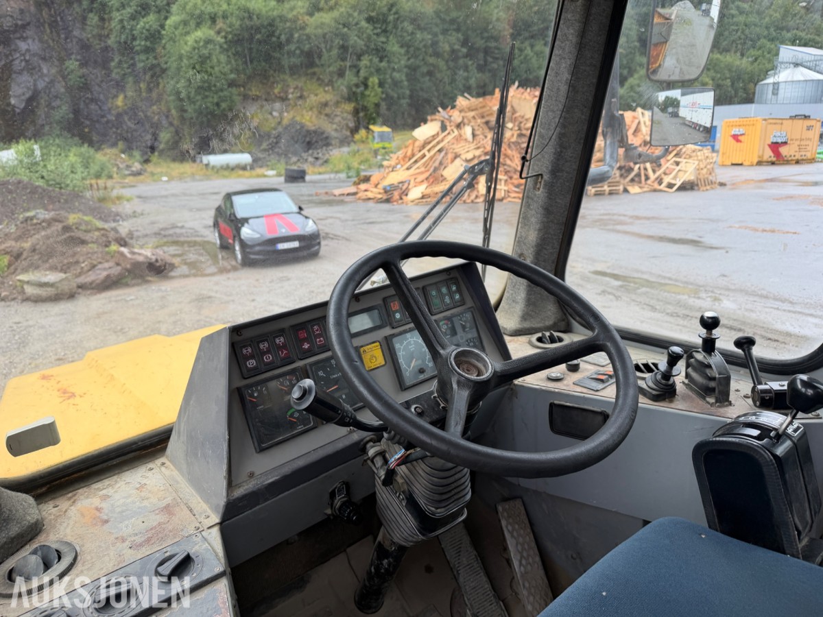 2000 Moxy MT30 Road 6X6 dumper