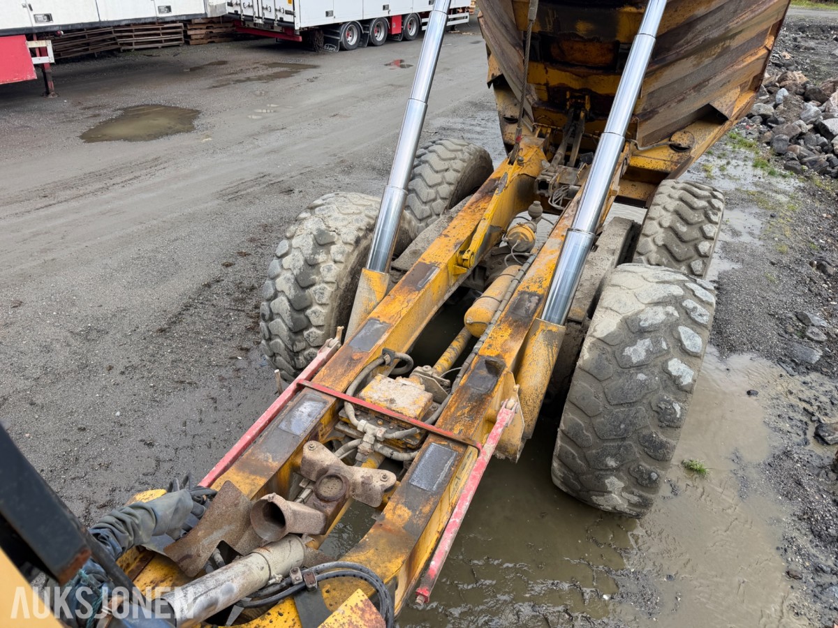2000 Moxy MT30 Road 6X6 dumper